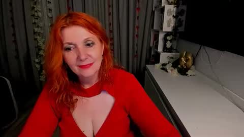 Snapshot of fire_foxone chatting on 10.05.25 FireFox online show from 10.05.25