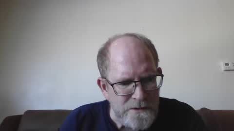 Hercomeonmyface online show from 02.21.25