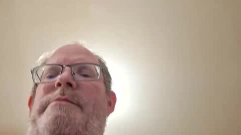 Hercomeonmyface online show from 03.05.26