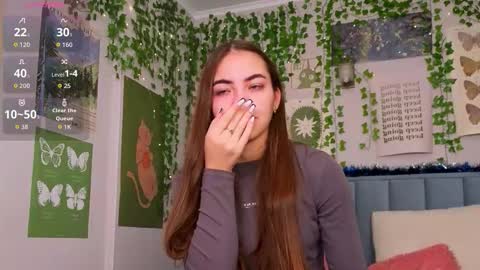 Snapshot of fit_girlfriend chatting on 12.23.25 Ashle online show from 12.23.25