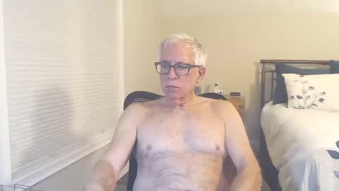 Snapshot of fitman999 chatting on 01.08.25 Jon online show from 01.08.25