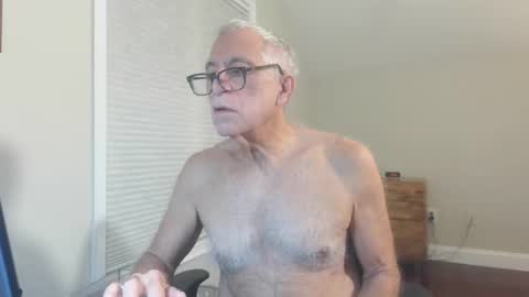 Snapshot of fitman999 chatting on 11.14.25 Jon online show from 11.14.25