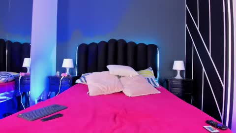 Flakiss online show from 02.12.26