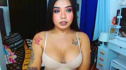 Snapshot of flamarafire chatting on 02.04.26 FLAMARA online show from 02.04.26