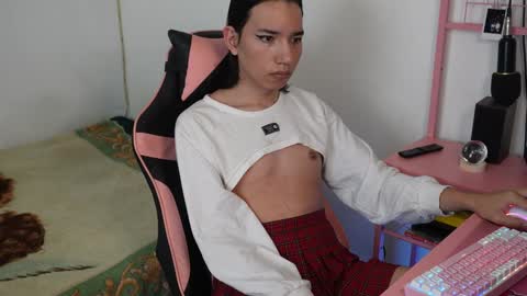 Snapshot of flaream_angel chatting on 01.01.25 Alexa online show from 01.01.25