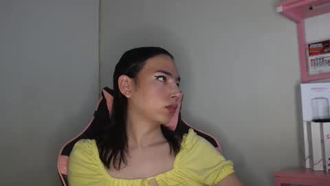 Snapshot of flaream_angel chatting on 10.29.25 Alexa online show from 10.29.25