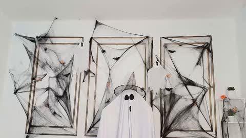 Flavia online show from 10.18.25