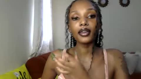 Snapshot of flirtyy_sheery chatting on 06.04.26 sheery online show from 06.04.26