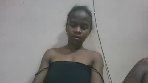 Snapshot of flora48230522373 chatting on 05.05.26 flora48230522373 online show from 05.05.26