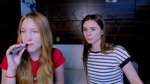 Snapshot of flora_ri chatting on 01.25.25 just ask me online show from 01.25.25