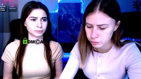 Snapshot of flora_ri chatting on 01.26.25 just ask me online show from 01.26.25