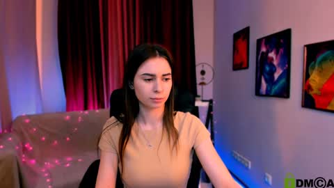 Snapshot of flora_ri chatting on 01.26.25 just ask me online show from 01.26.25