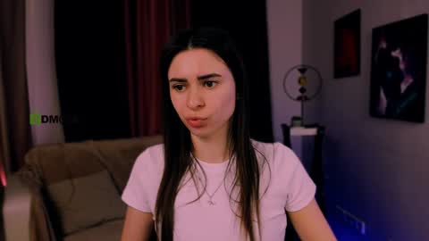 Snapshot of flora_ri chatting on 01.30.25 just ask me online show from 01.30.25