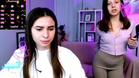 Snapshot of flora_ri chatting on 02.04.25 just ask me online show from 02.04.25