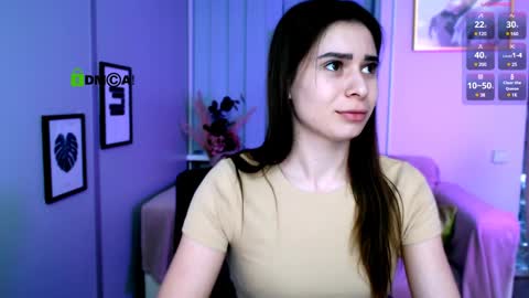 Snapshot of flora_ri chatting on 02.05.25 just ask me online show from 02.05.25