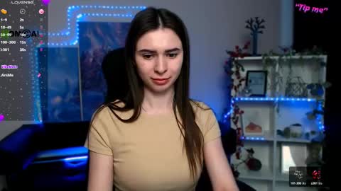 Snapshot of flora_ri chatting on 02.12.25 just ask me online show from 02.12.25