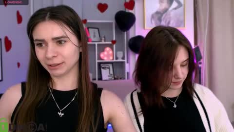 Snapshot of flora_ri chatting on 02.20.25 just ask me online show from 02.20.25