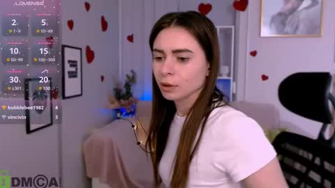 Snapshot of flora_ri chatting on 03.04.25 just ask me online show from 03.04.25