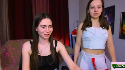 Snapshot of flora_ri chatting on 03.05.25 just ask me online show from 03.05.25