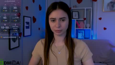 Snapshot of flora_ri chatting on 03.07.25 just ask me online show from 03.07.25