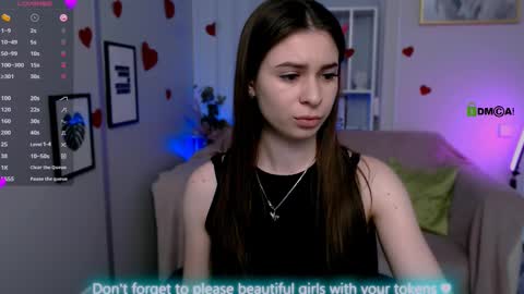 Snapshot of flora_ri chatting on 03.11.25 just ask me online show from 03.11.25