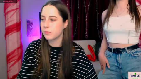 Snapshot of flora_ri chatting on 03.12.25 just ask me online show from 03.12.25