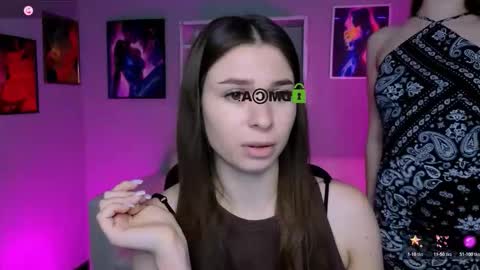 Snapshot of flora_ri chatting on 11.13.25 just ask me online show from 11.13.25