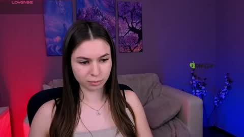 Snapshot of flora_ri chatting on 01.06.26 just ask me online show from 01.06.26