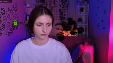 Snapshot of flora_ri chatting on 06.11.26 just ask me online show from 06.11.26