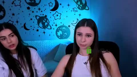 Snapshot of flora_ri chatting on 06.18.26 just ask me online show from 06.18.26