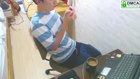 Snapshot of flowerbox chatting on 06.21.26 flowerbox online show from 06.21.26