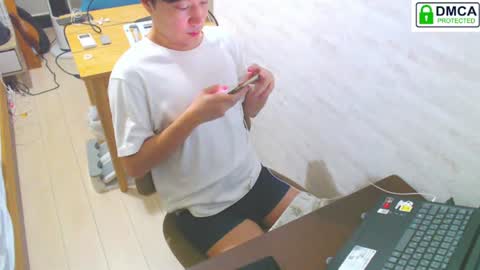 Snapshot of flowerbox chatting on 06.29.26 flowerbox online show from 06.29.26