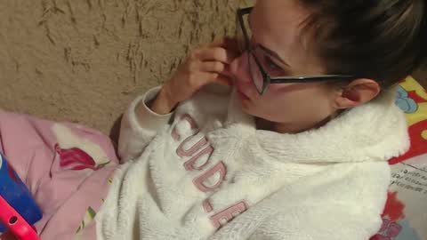 Snapshot of flowercandydoll13 chatting on 02.05.25 say meow and send tip online show from 02.05.25