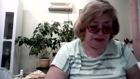 Snapshot of flowerlover8 chatting on 02.07.25 Flowerlower online show from 02.07.25