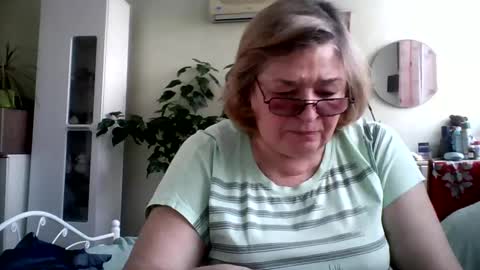 Snapshot of flowerlover8 chatting on 02.17.25 Flowerlower online show from 02.17.25