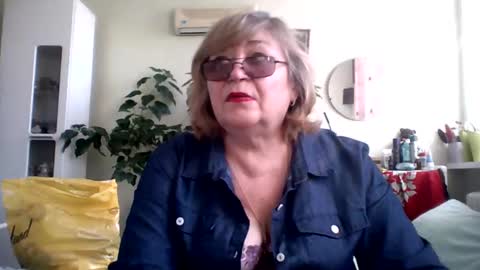 Snapshot of flowerlover8 chatting on 03.07.25 Flowerlower online show from 03.07.25