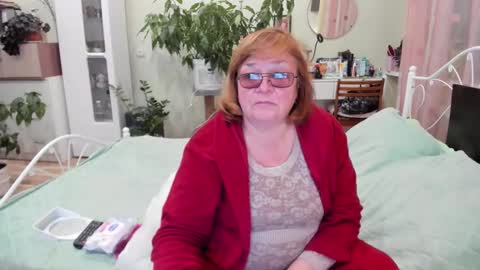 Snapshot of flowerlover8 chatting on 09.28.25 Flowerlower online show from 09.28.25