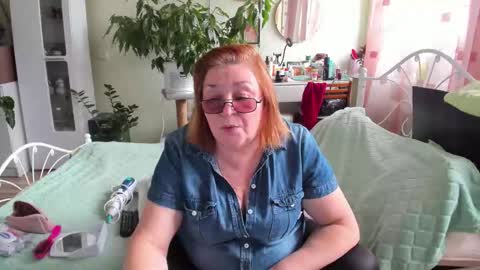 Snapshot of flowerlover8 chatting on 10.05.25 Flowerlower online show from 10.05.25