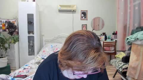 Snapshot of flowerlover8 chatting on 12.04.25 Flowerlower online show from 12.04.25