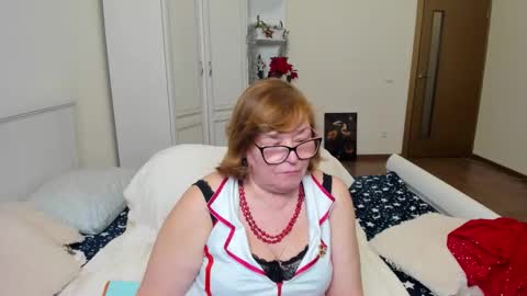 Snapshot of flowerlover8 chatting on 01.05.26 Flowerlower online show from 01.05.26