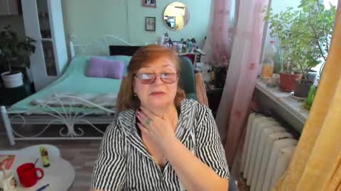 Snapshot of flowerlover8 chatting on 02.12.26 Flowerlower online show from 02.12.26