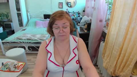 Snapshot of flowerlover8 chatting on 02.15.26 Flowerlower online show from 02.15.26