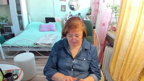 Snapshot of flowerlover8 chatting on 02.18.26 Flowerlower online show from 02.18.26