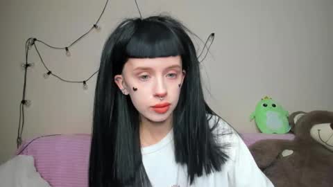 Snapshot of flowerofsin2001 chatting on 09.20.25 Flower online show from 09.20.25