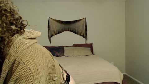 FlowQueen online show from 01.17.25