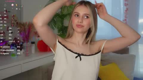 Adeline online show from 03.12.25