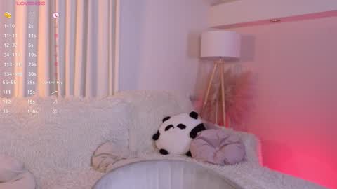 Snapshot of fluffy_waffles chatting on 09.13.25 LilLisa online show from 09.13.25