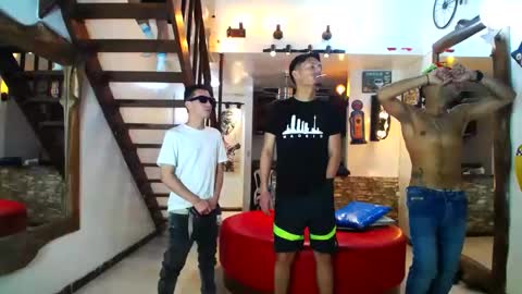 flyckers online show from 01.12.25