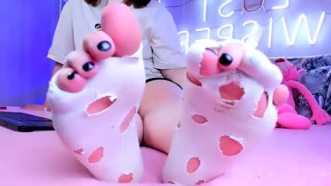 Snapshot of footfetish_baby chatting on 12.18.24 Molly online show from 12.18.24