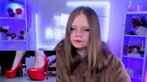 Snapshot of footfetish_baby chatting on 02.07.25 Molly online show from 02.07.25